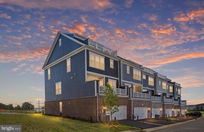 Primary Photo - 1747 Riverbluff Ave