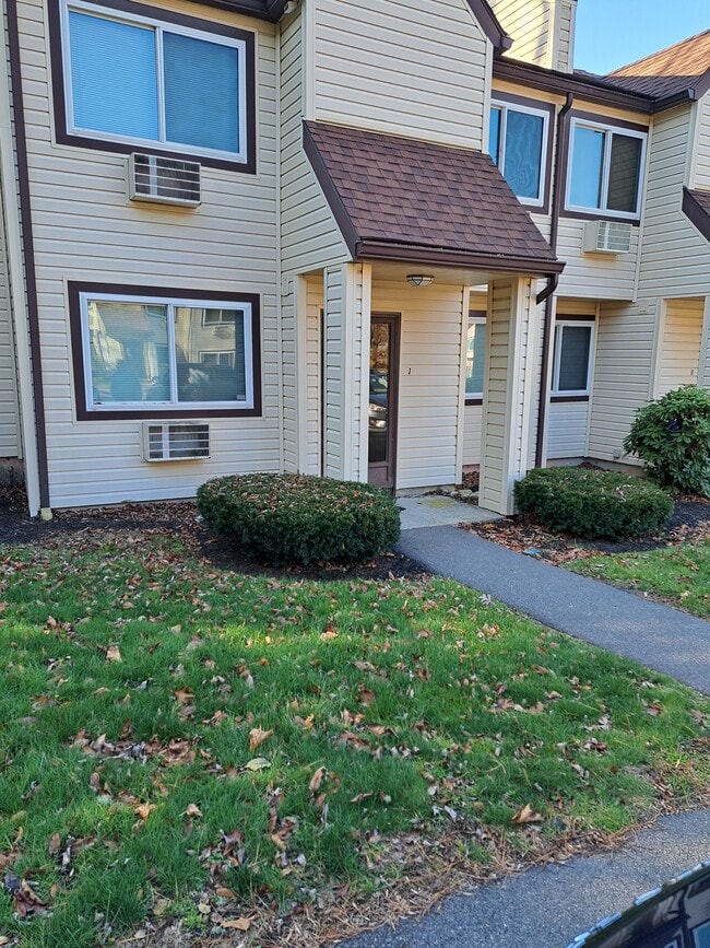 Building Photo - 223 High St