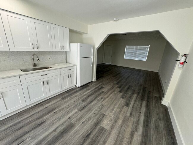 Building Photo - 37 NW 7th Ave