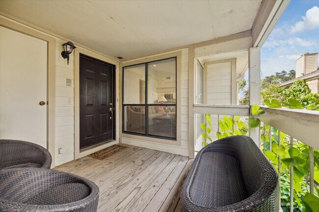 Building Photo - 1881 Bering Dr