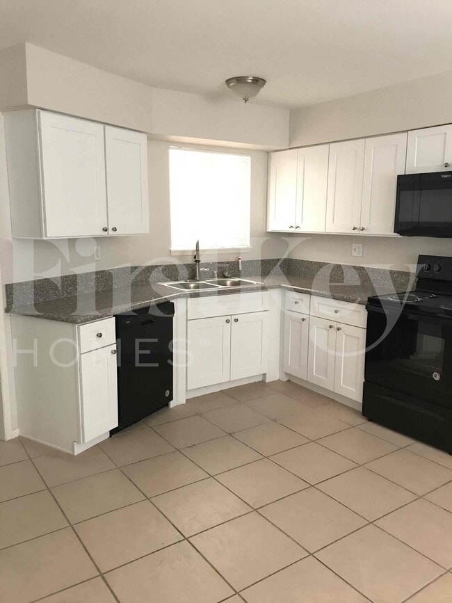 Building Photo - 1810 Renada Cir