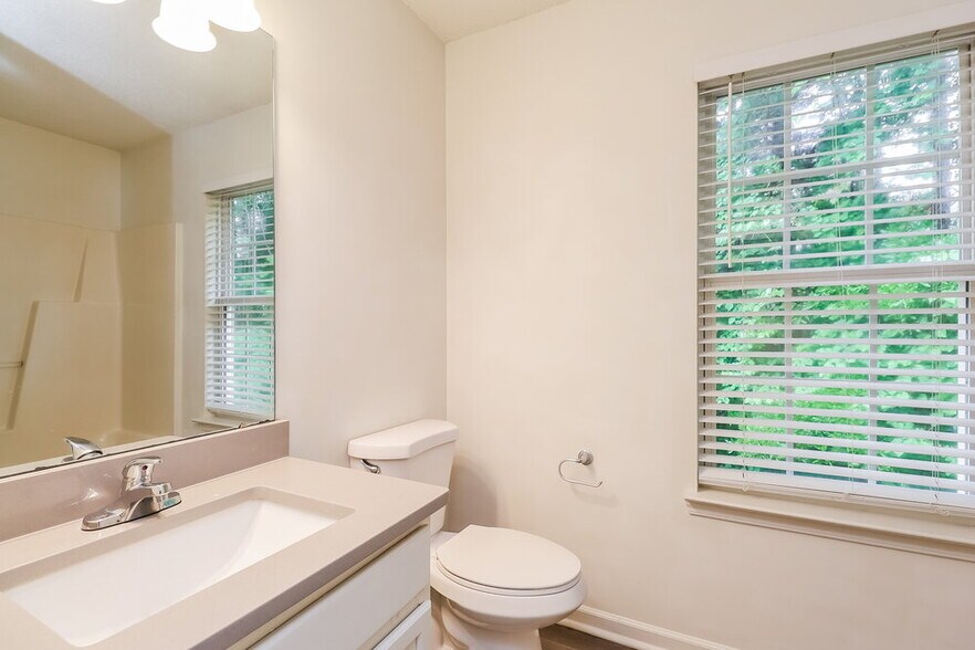 Building Photo - 905 Grassy Patch Ln