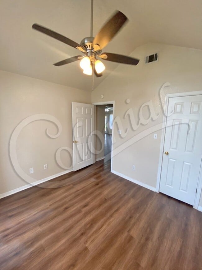 Building Photo - AVAILABLE ! *MORE PHOTOS COMING SOON*