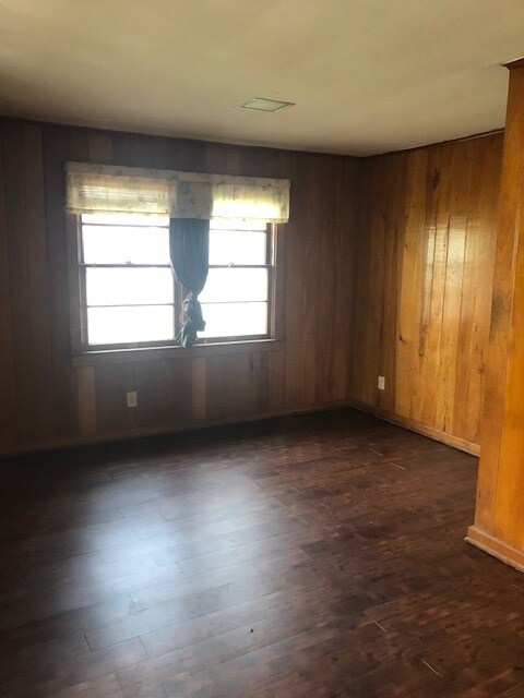 Building Photo - 209 E Jordan St