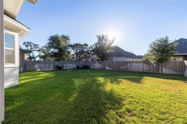 Building Photo - 2925 Mossy Springs Dr