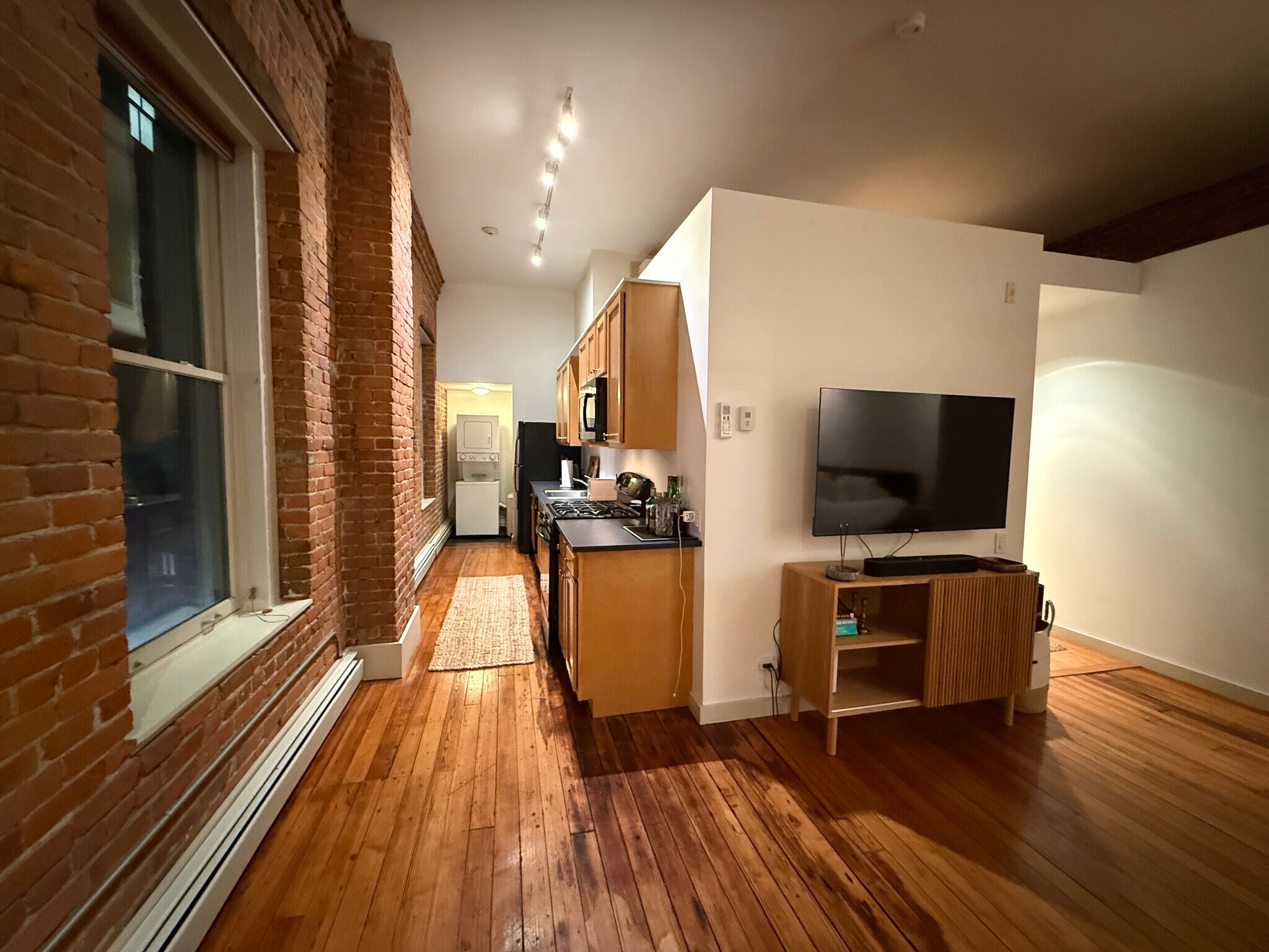 Building Photo - 93 Eddy St