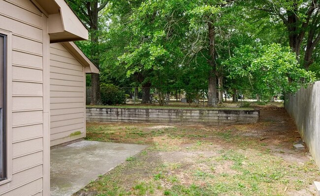 Building Photo - 2591 Gotts Ln
