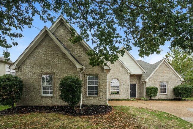 Building Photo - 5583 Sugarberry Ln