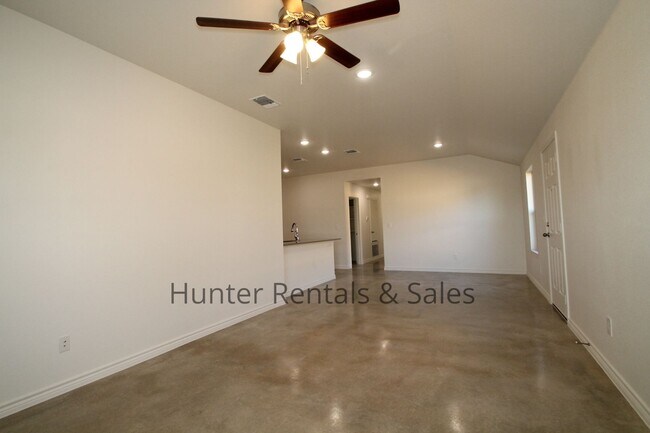 Building Photo - 1810 Ponca Trce