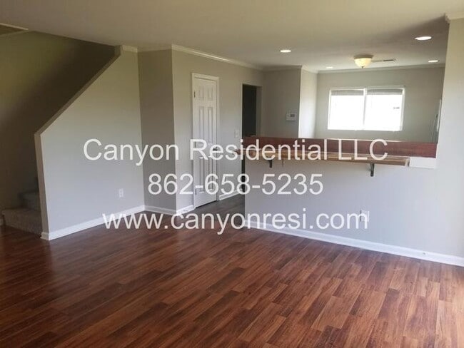 Building Photo - NEW APPLIANCES! Beautiful home in a great area, hurry it won't last long!