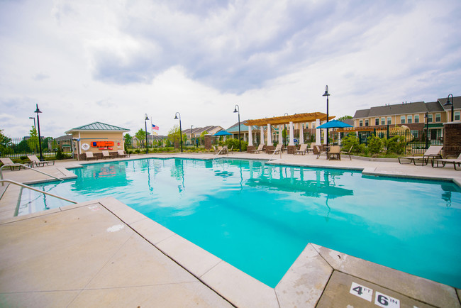 Building Photo - East Village at Avondale Meadows Apartments