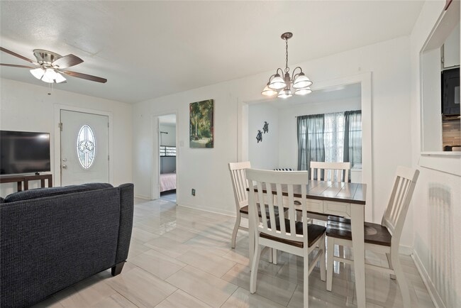 Building Photo - 1310 Harris Way