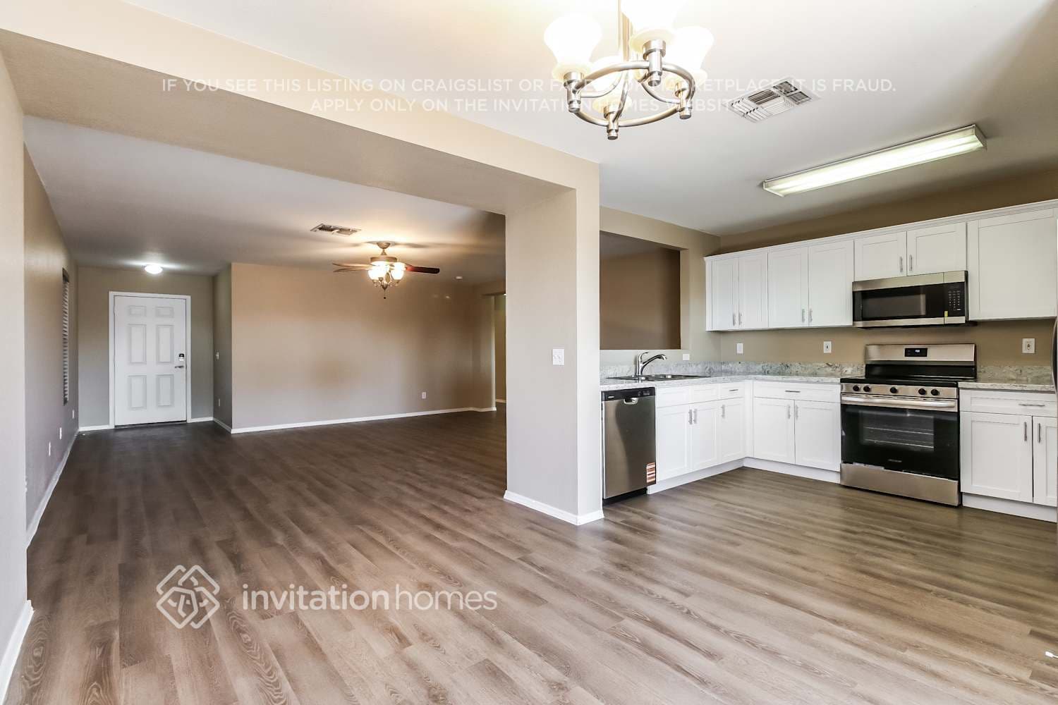 Building Photo - 8525 E Laguna Azul Ave