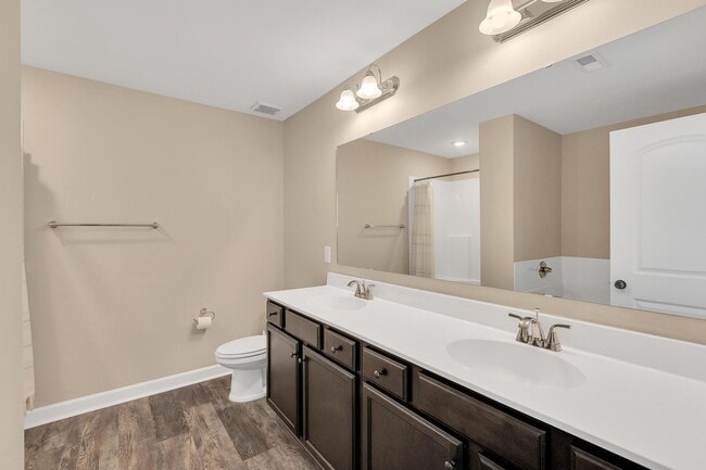 Building Photo - 3 Bedroom with BONUS in Swansboro HS District!