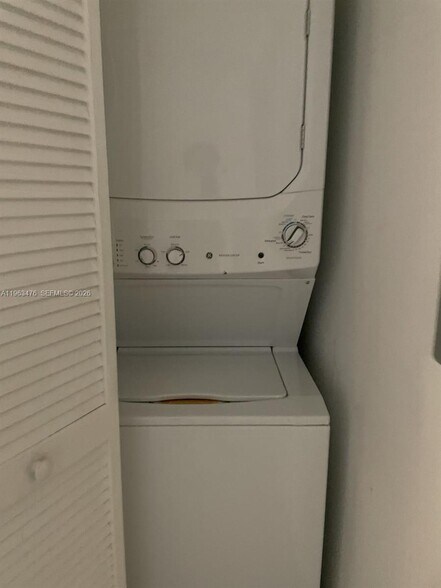 Building Photo - 31 SE 6th St