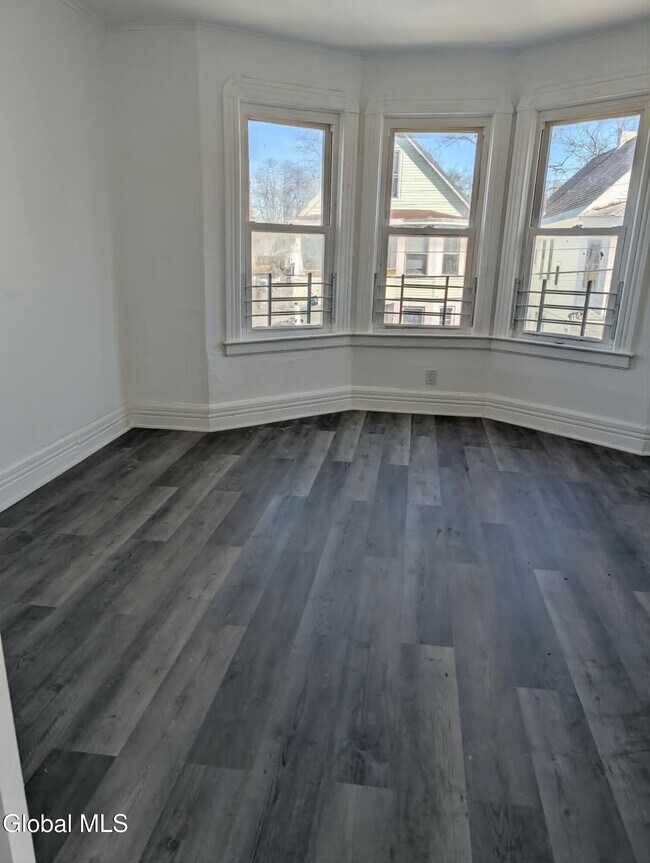 Building Photo - 120 Degraff St