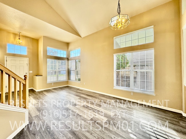 Building Photo - Beautiful Remodeled 4 Bedroom Citrus Heights Beauty!