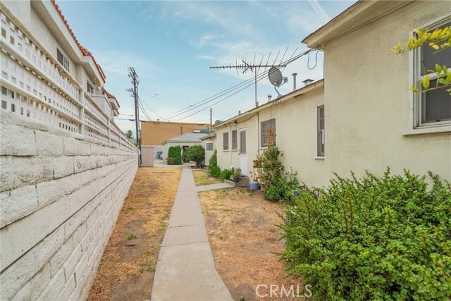 Building Photo - 705 E California Ave