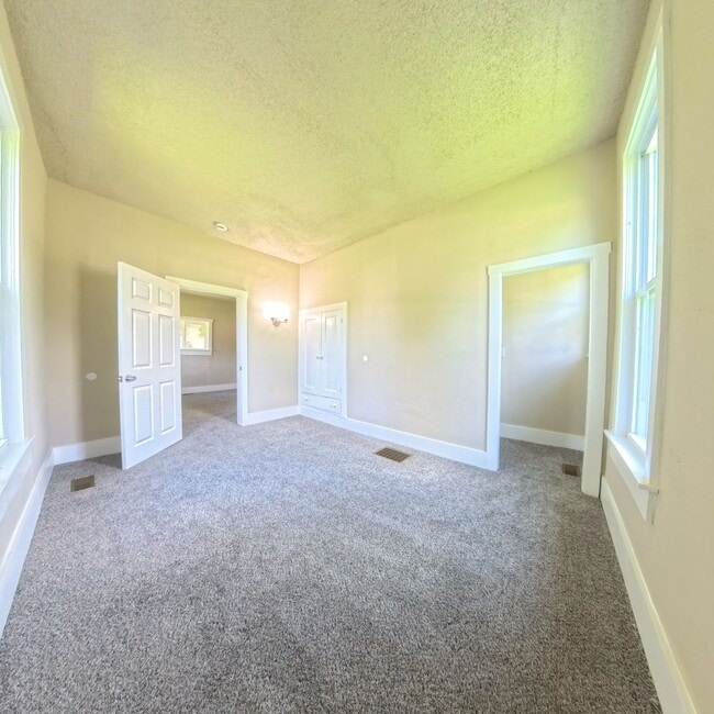 Building Photo - Newly remodeled 3 bedroom 1 bathroom home-...