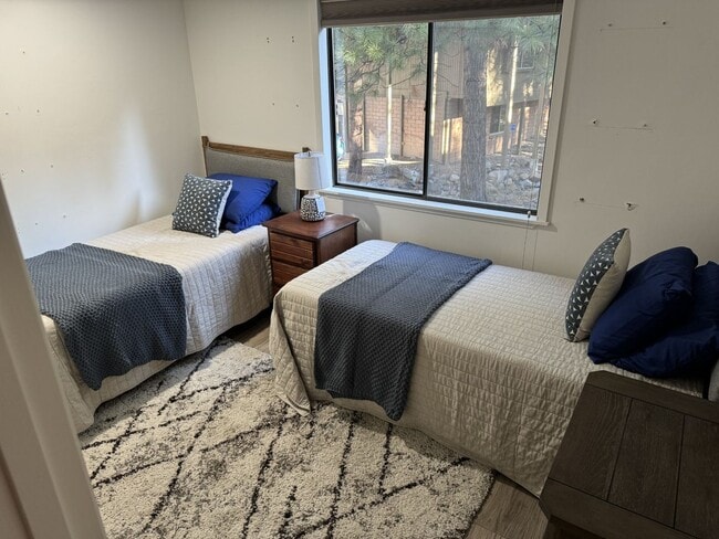 Building Photo - Beautifully Remodeled 3 bed, 3 baths 2 Car Garage