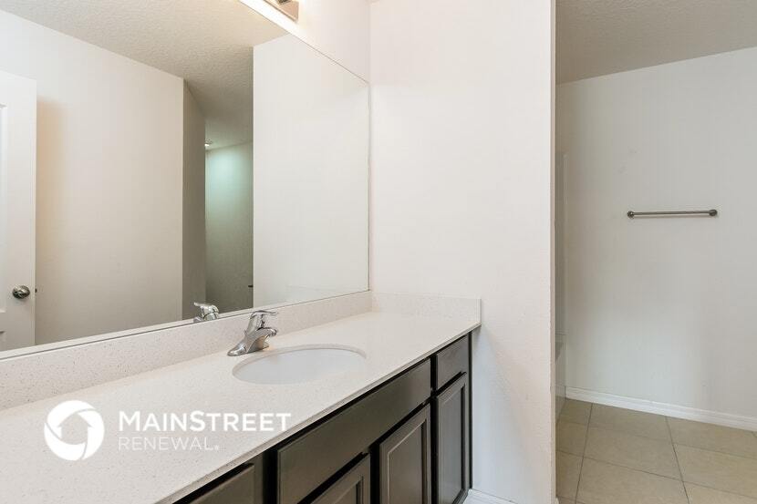 Building Photo - 1495 Swan Lake Cir