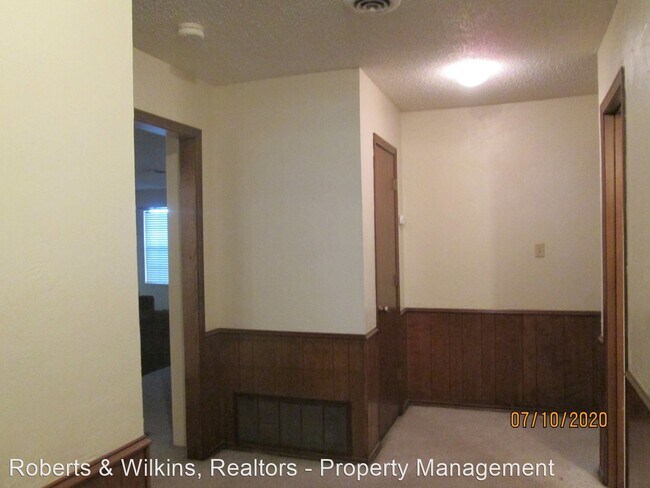 Building Photo - 2 br, 1.5 bath House - 2802 Edgemere Drive
