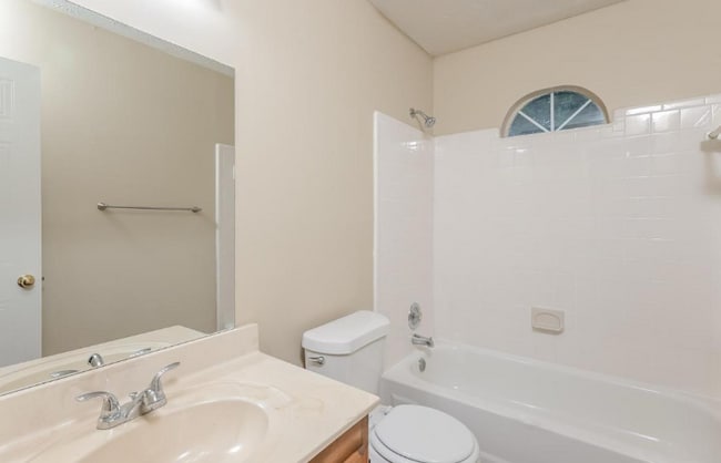 Building Photo - 4220 E Meadow Dr