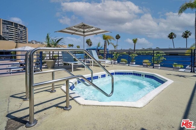 Building Photo - 4316 Marina City Dr