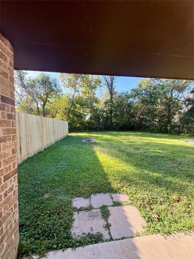 Building Photo - 7014 Troy St