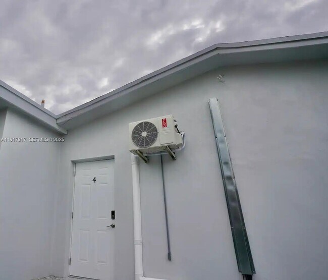 Building Photo - 1647 NW 29th Ave