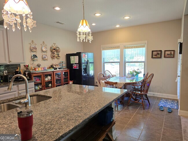 Building Photo - 503 Bryant Lake Blvd