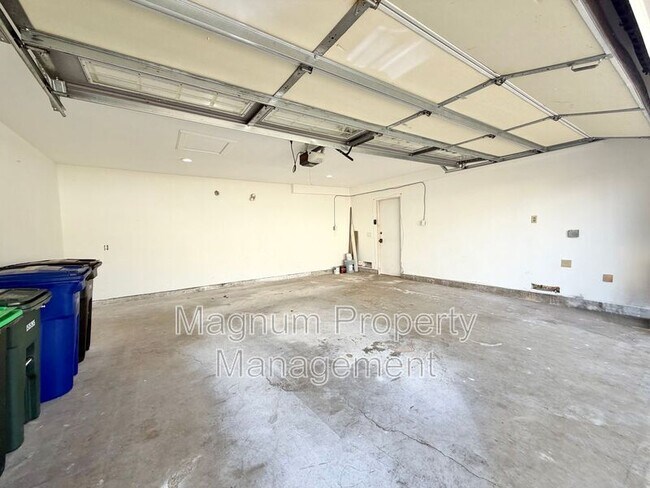 Building Photo - 24302 Ponchartrain Ln