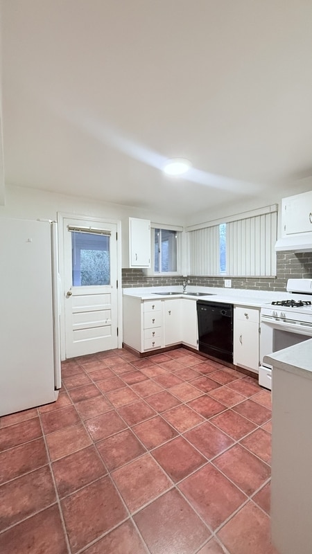Building Photo - 136 Orchard Dr