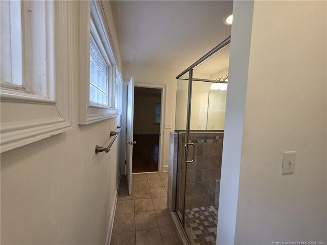 Building Photo - 342 Devane St