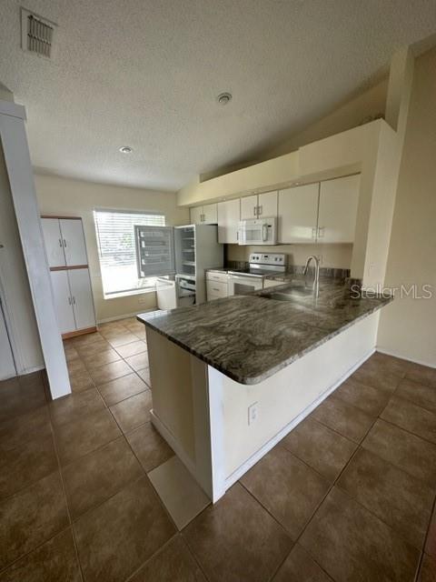 Building Photo - 13551 Summerton Dr
