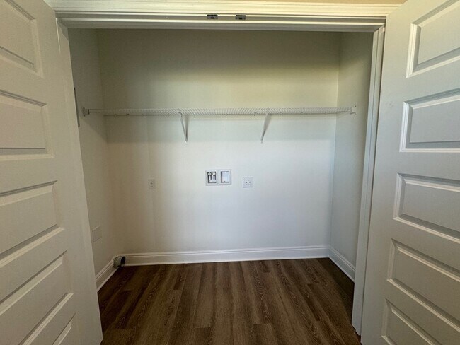 Building Photo - 207 Mosaic Dr