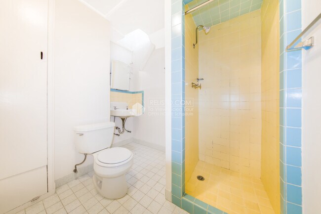 Building Photo - 49 Elgin Park