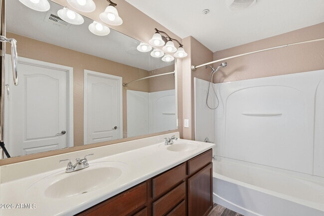 Building Photo - 4757 E Waterman St