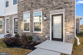 Building Photo - 123 Stoutsburg Blvd