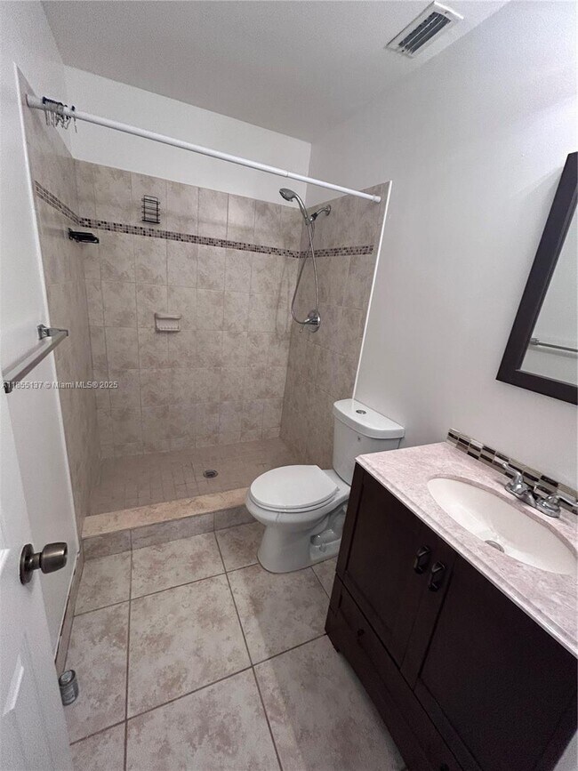 Building Photo - 6040 Shaker Wood Cir