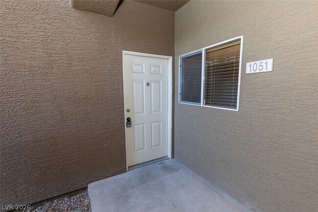 Building Photo - 8070 W Russell Rd