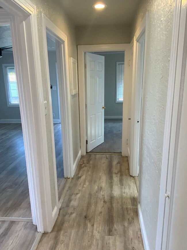 Building Photo - Beautiful Rodeo 2 bedroom 1 bath