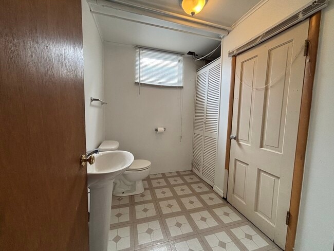 Building Photo - 2208 Stieg Rd