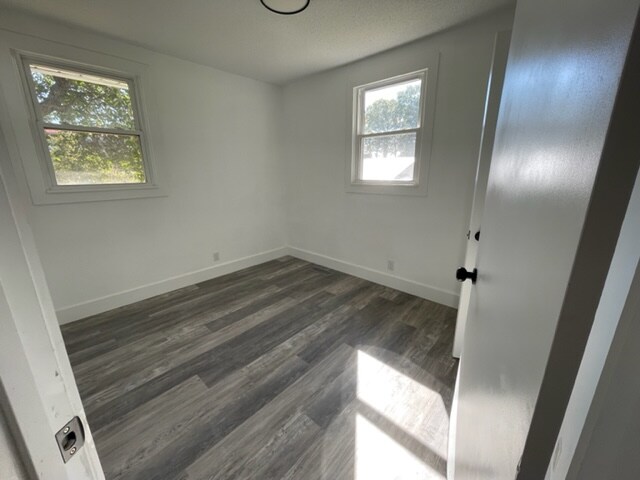 Building Photo - 1704 Walnut Ave