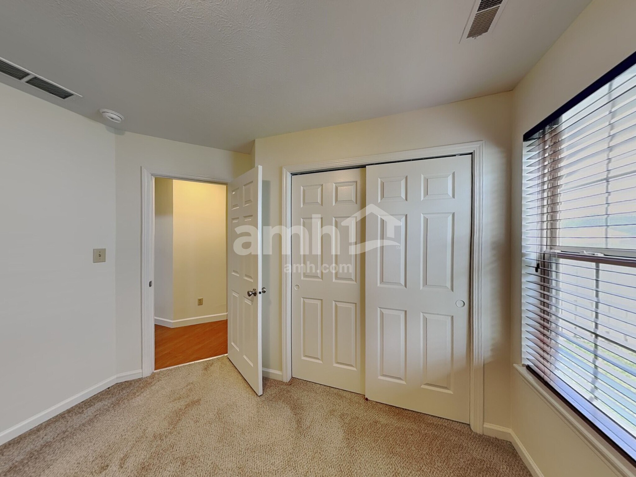 Building Photo - 559 Prince Dr