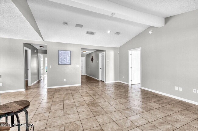Building Photo - 12967 Canyon Creek Trail S