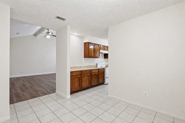 Building Photo - 16315 Dew Drop Ln