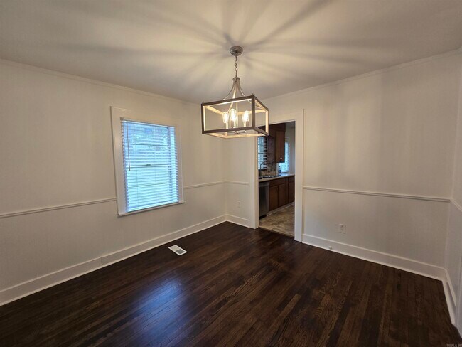 Building Photo - 3117 N Cypress St