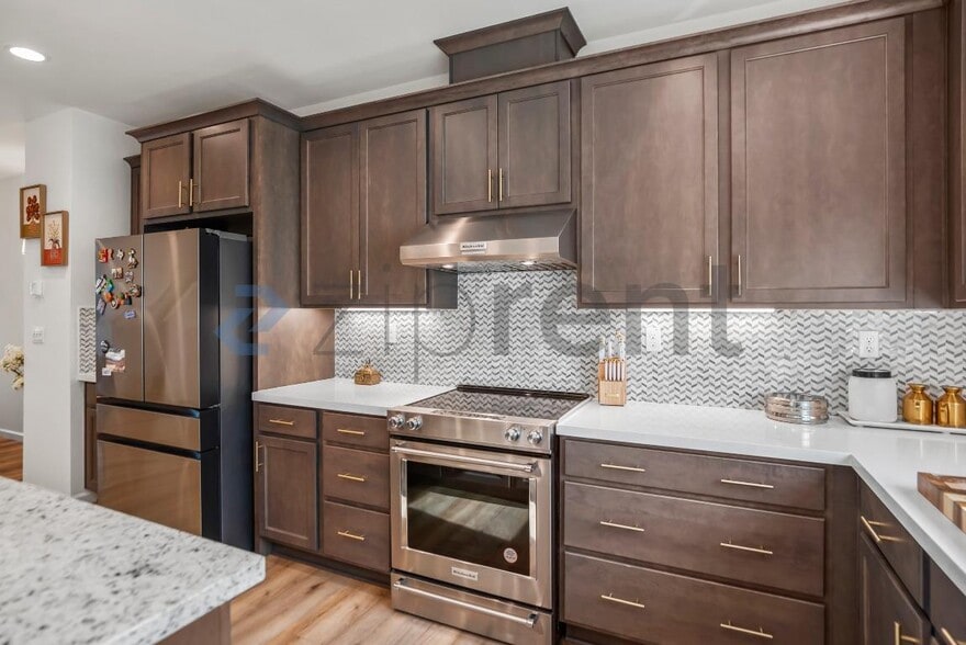 Building Photo - 6216 Diamond Wy