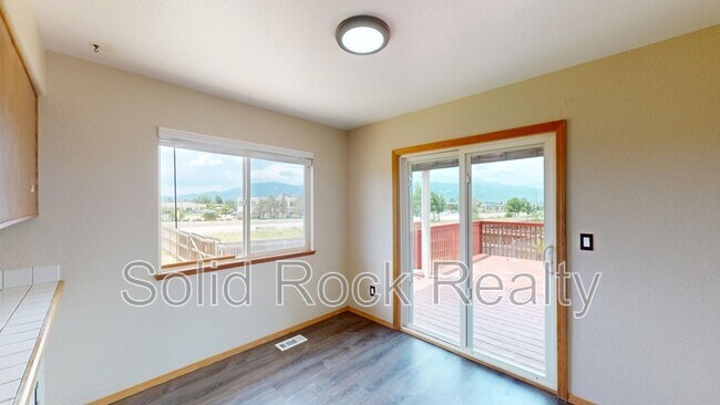 Building Photo - 4770 Beechvale Dr